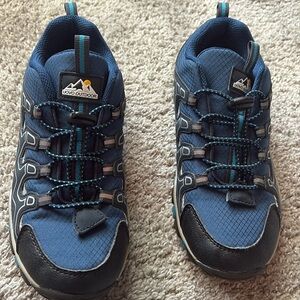Kids hiking shoes. Size 37 EU/ 5 US